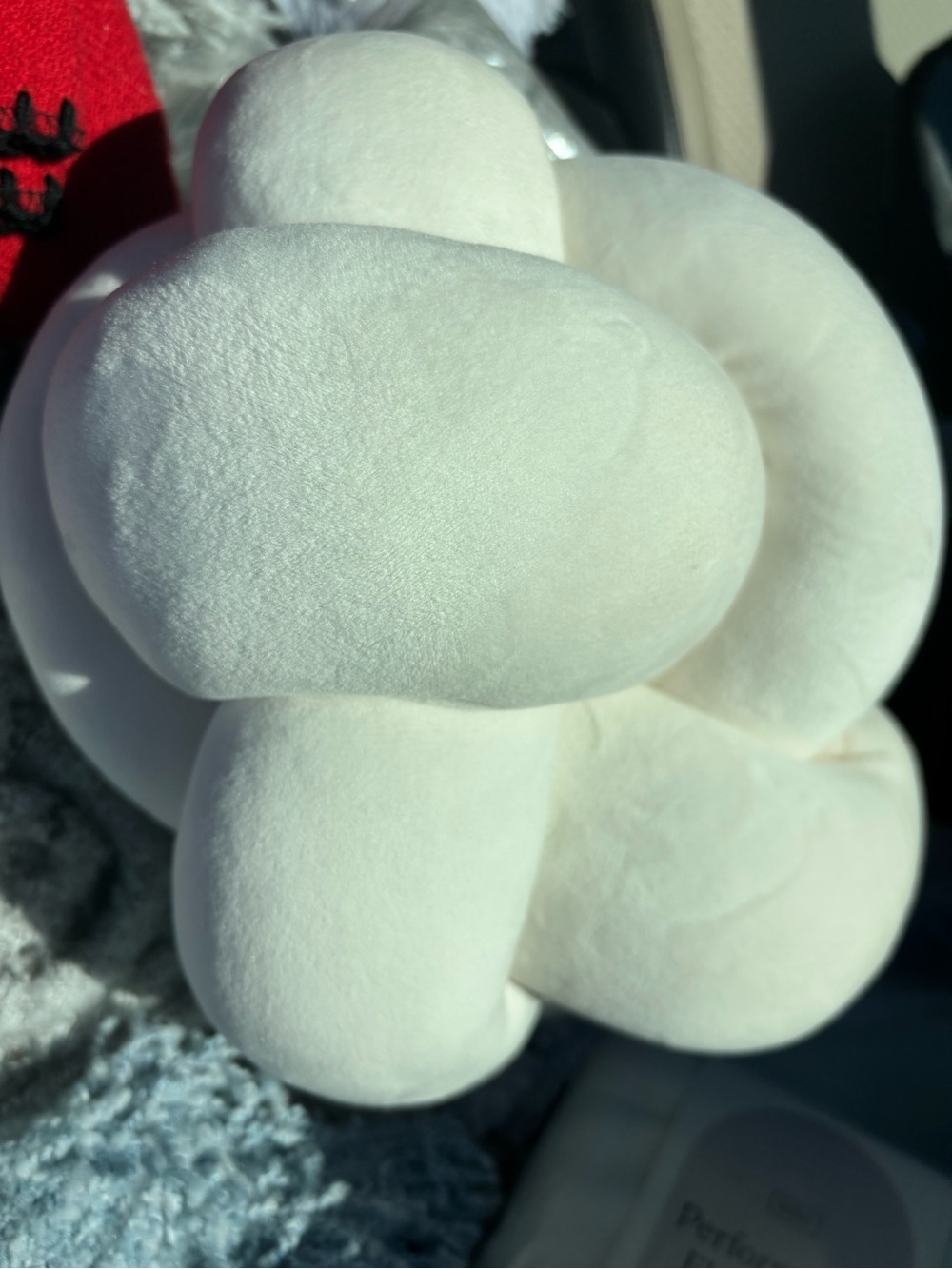 White Plush Knot Cushion - Soft Decorative Pillow for VR Accessories